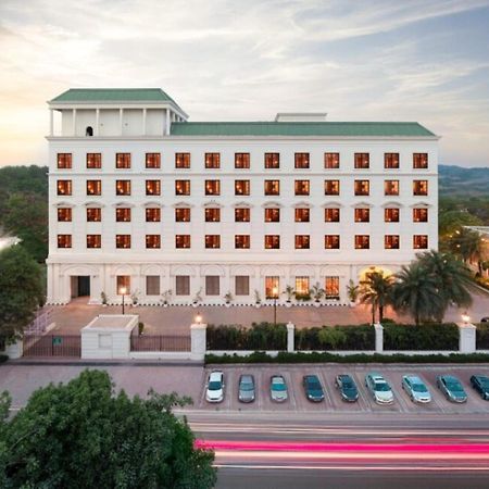 Hotel DLF Club 3 Gurgaon Zewnętrze zdjęcie
