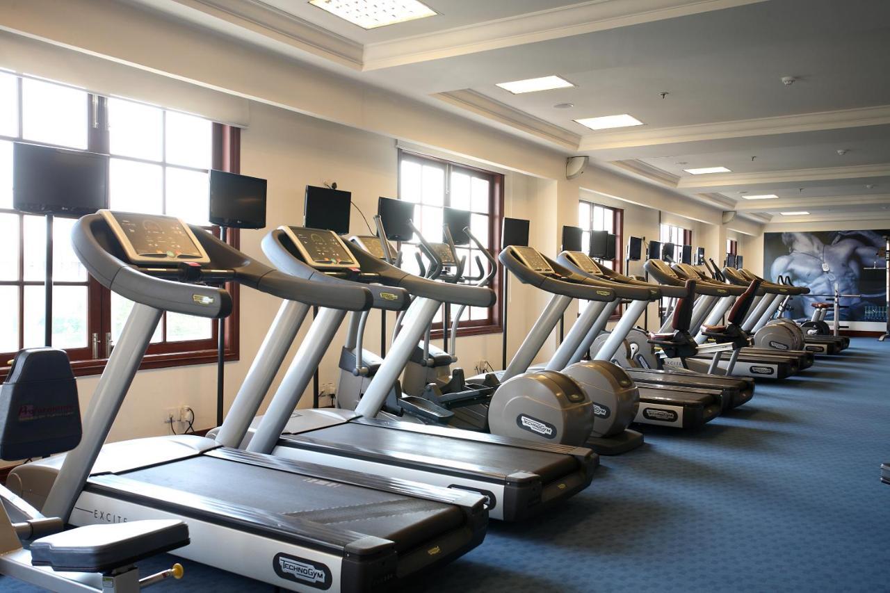 Hotel DLF Club 3 Gurgaon Zewnętrze zdjęcie