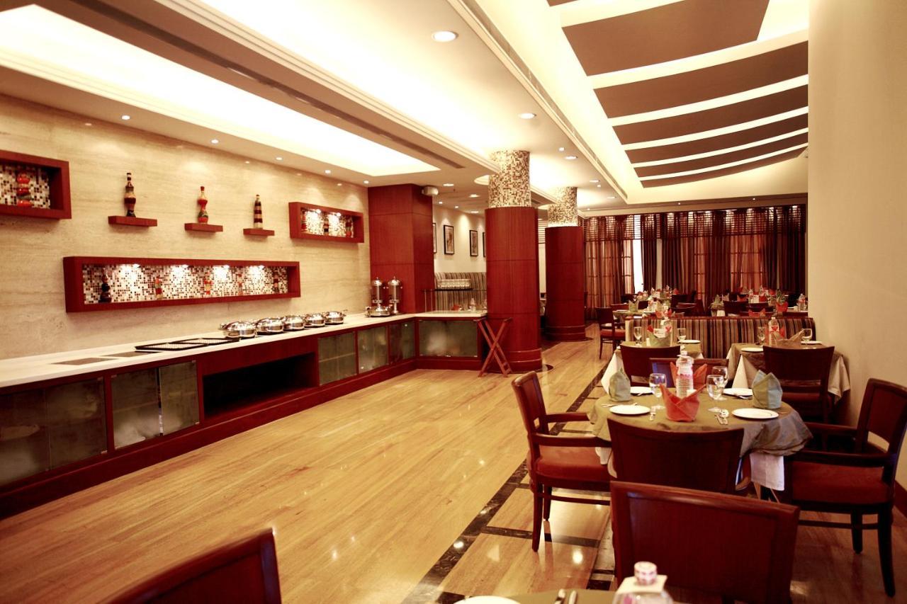 Hotel DLF Club 3 Gurgaon Zewnętrze zdjęcie