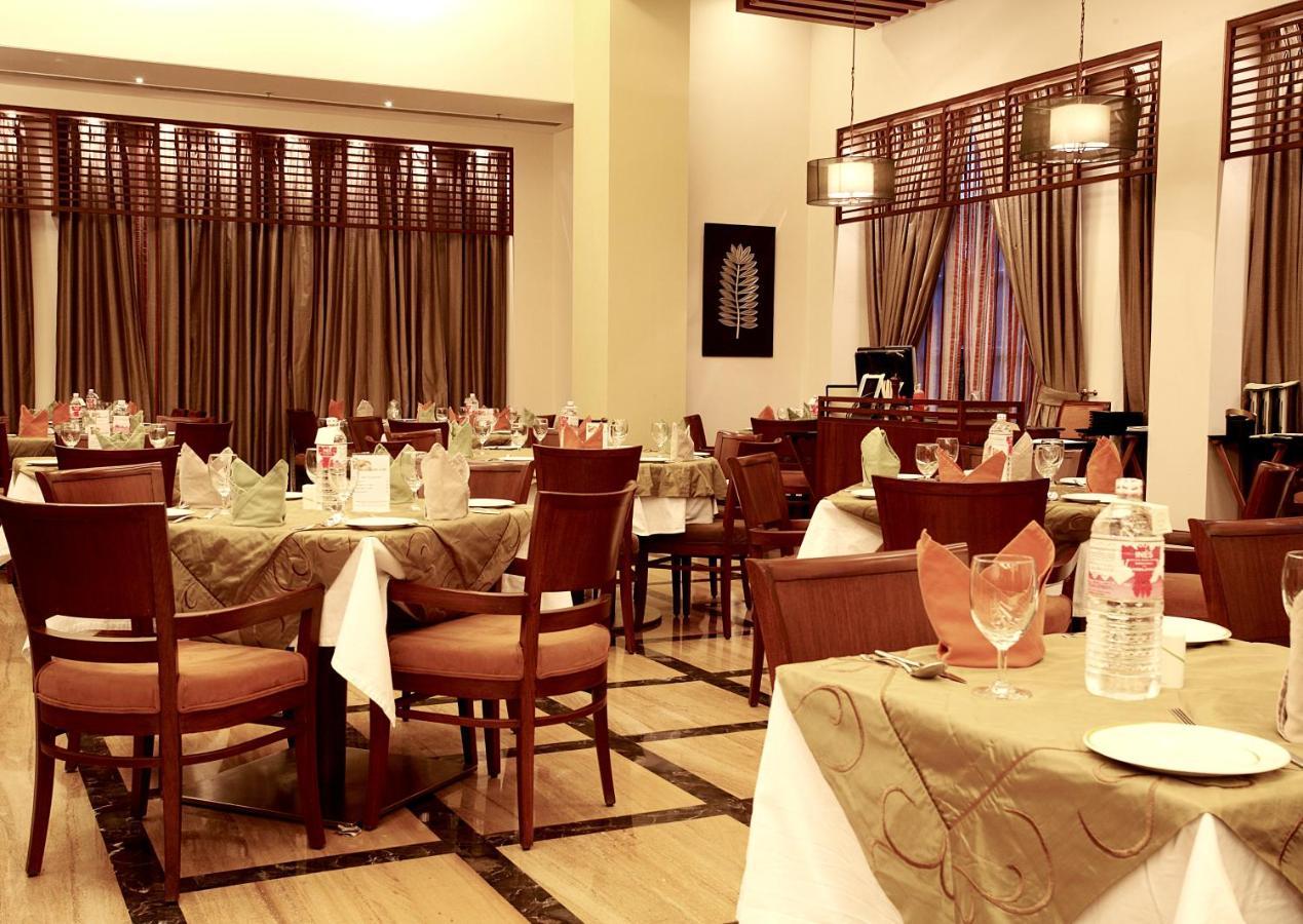 Hotel DLF Club 3 Gurgaon Zewnętrze zdjęcie
