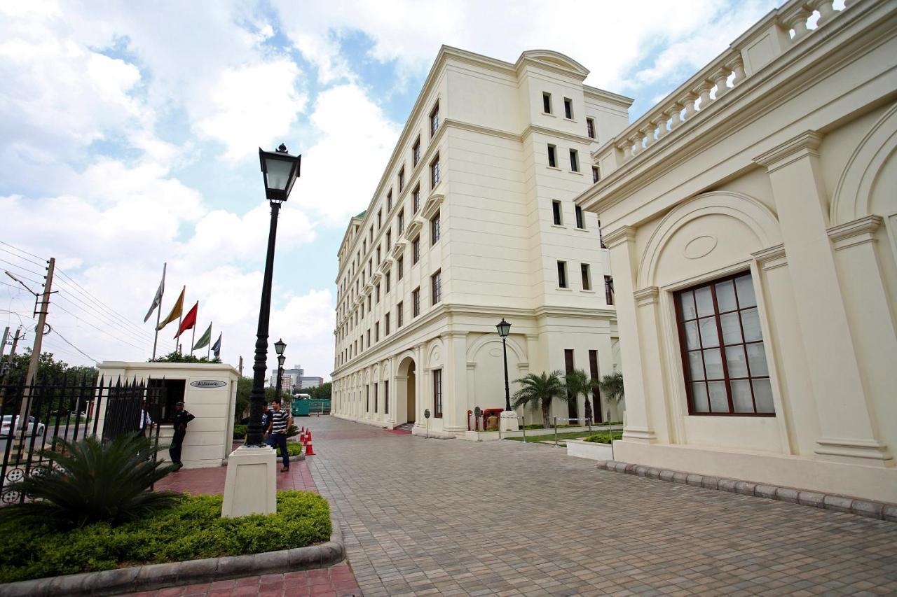 Hotel DLF Club 3 Gurgaon Zewnętrze zdjęcie