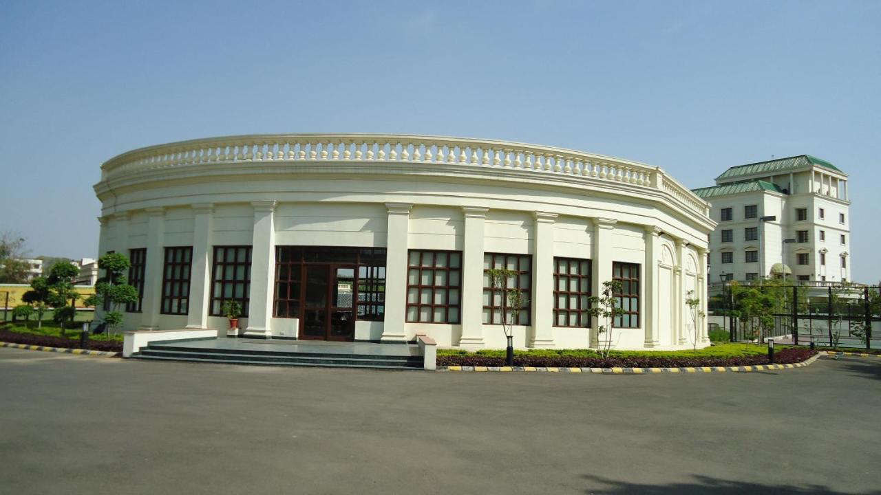 Hotel DLF Club 3 Gurgaon Zewnętrze zdjęcie