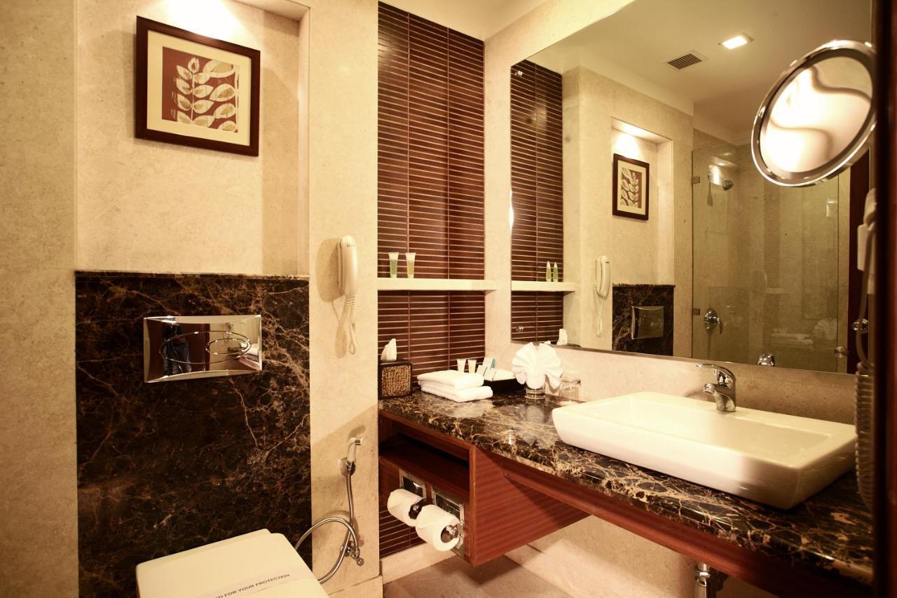 Hotel DLF Club 3 Gurgaon Zewnętrze zdjęcie